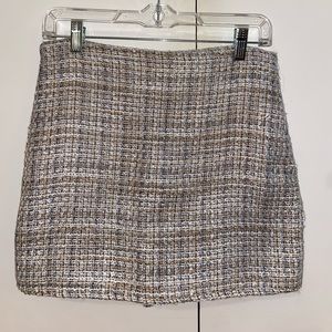 Super cute textured Zara skort size M
